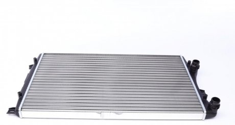 Радіатор охолодження VW Caddy 1.9TDI/1.2TSI 03- (МКПП) (650x416x34) MAHLE / KNECHT CR 761 000S (фото 1)