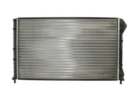 Радиатор охлаждения FIAT DOBLO (01-) 1.4-1.9 (пр-во) NISSENS 61766 (фото 1)