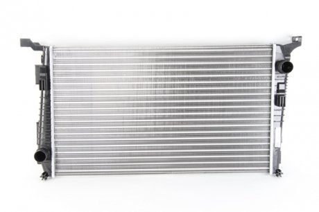Радиатор охлаждения DACIA DUSTER (10-) 1.5 dCi MT (пр-во) NISSENS 637614 (фото 1)