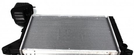 Радиатор охолодження двигуна MERCEDES Sprinter -AC 95- (вир-во) NRF 50557 (фото 1)